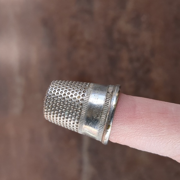 Metal Thimble - Picture 2 of 3